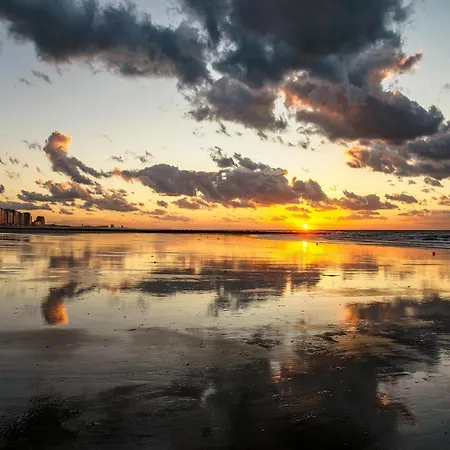 Apartman Charming Near The *